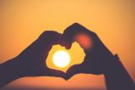 hartje zonsondergang handen avond liefde 04 08 2015 Mayur Gala.jpg