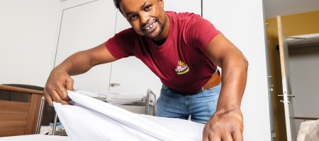 Handen voor de zorg : de meerwaarde van maatwerkers in de zorgsector.
